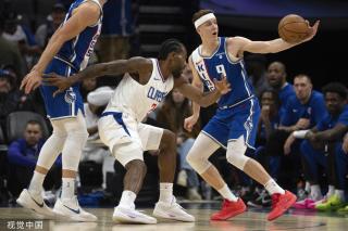 短暂助跑后 短暂助跑后